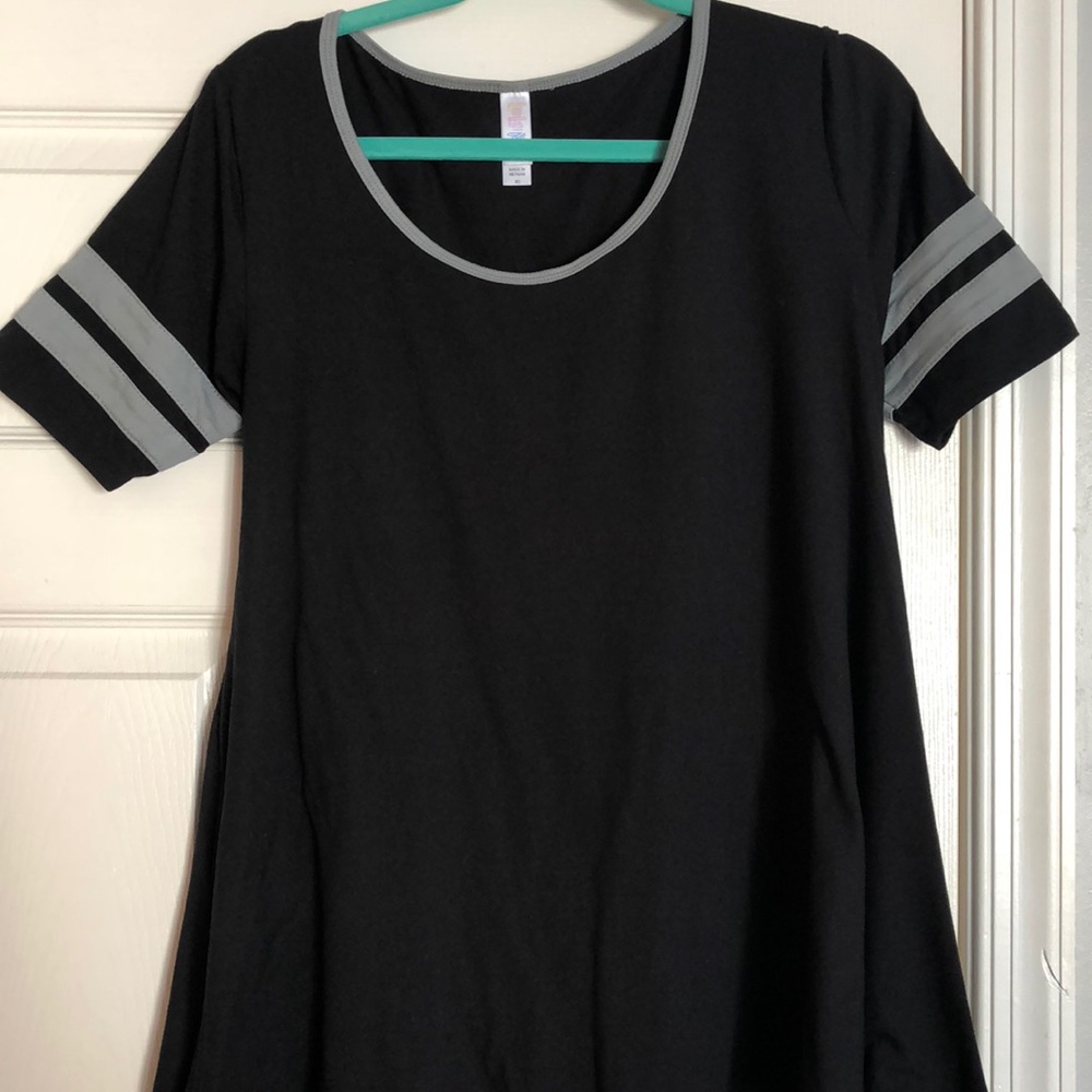 LuLaRoe Perfect Tee